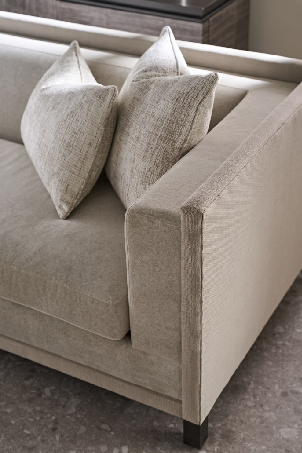 Light Gray Sectional Chair | Caracole Tuxedo | Caracole.eu.com