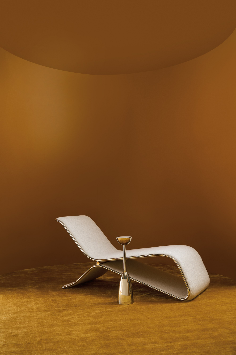 Modern Sculptural Chaise | Caracole Parallax | Caracole.eu.com