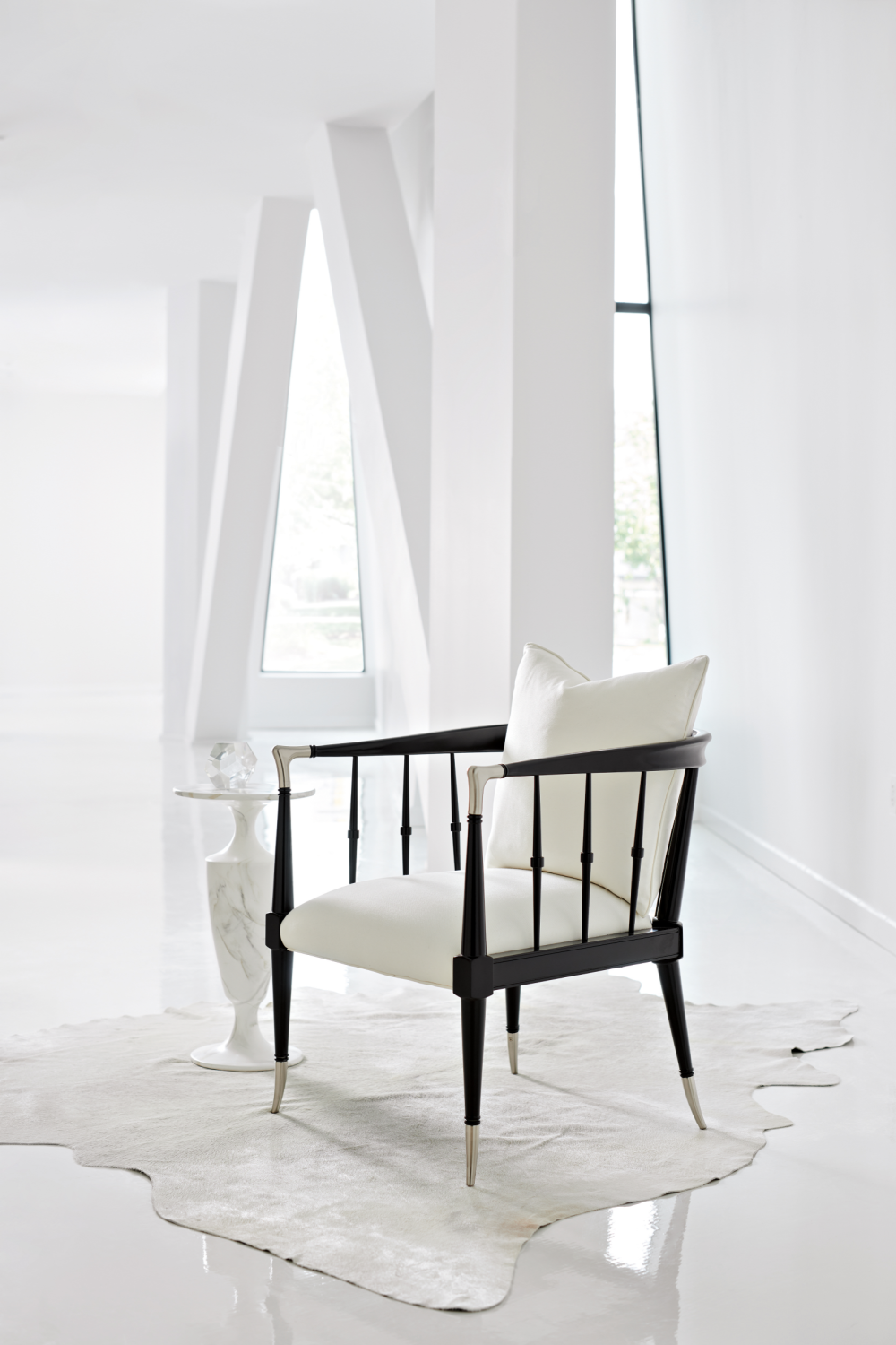Modern Windsor Accent Chair | Caracole Black Beauty | Caracole.eu.com