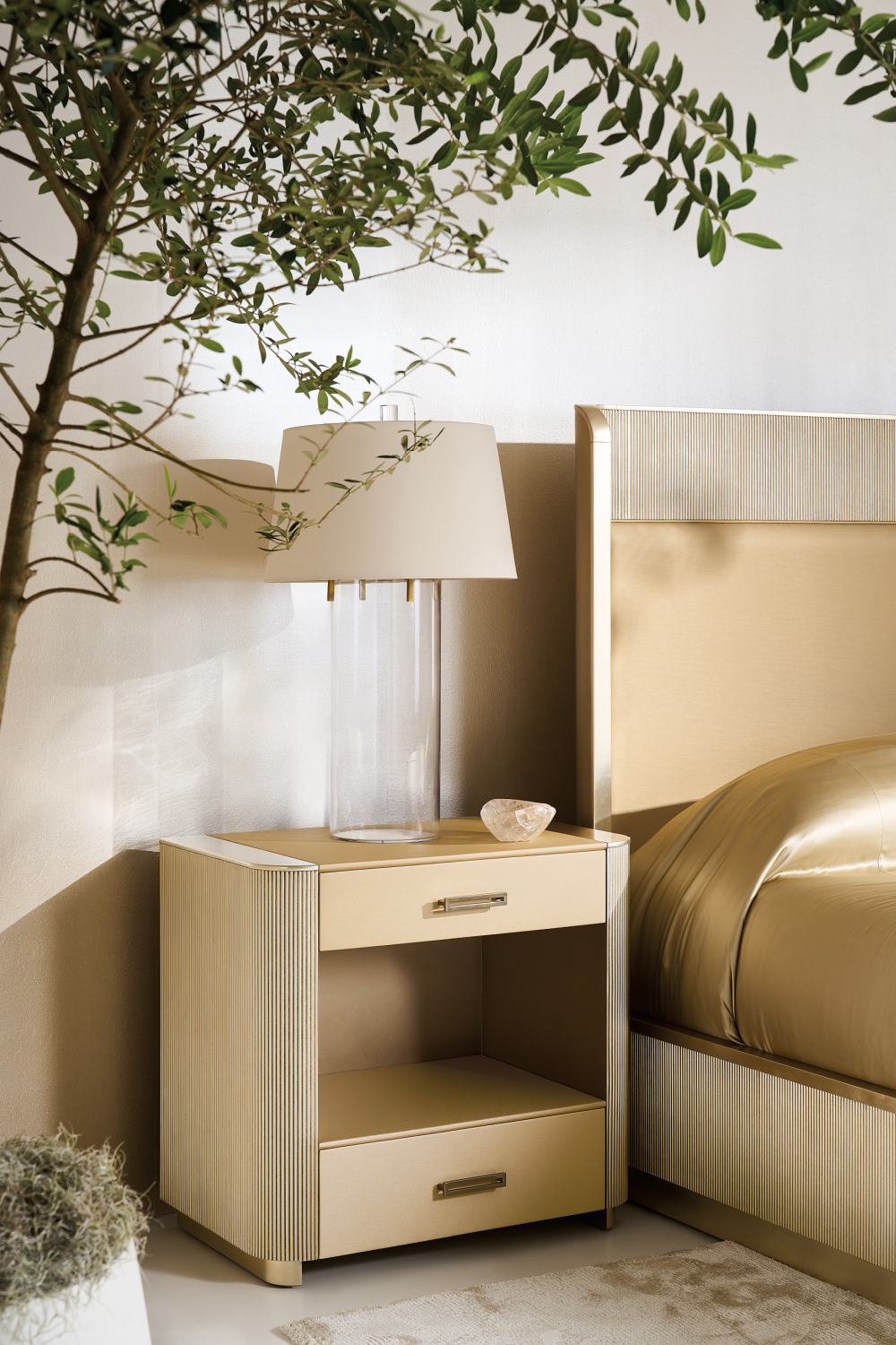 Gold Trim Reeded Queen Bed | Caracole Faill In Love