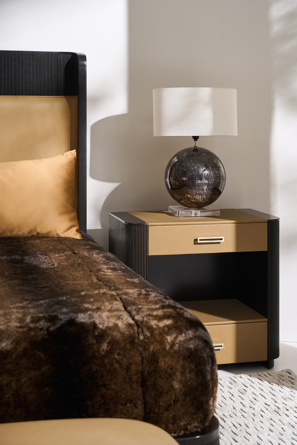 Gold Trim Reeded Queen Bed | Caracole Faill In Love | Caracole.eu.com