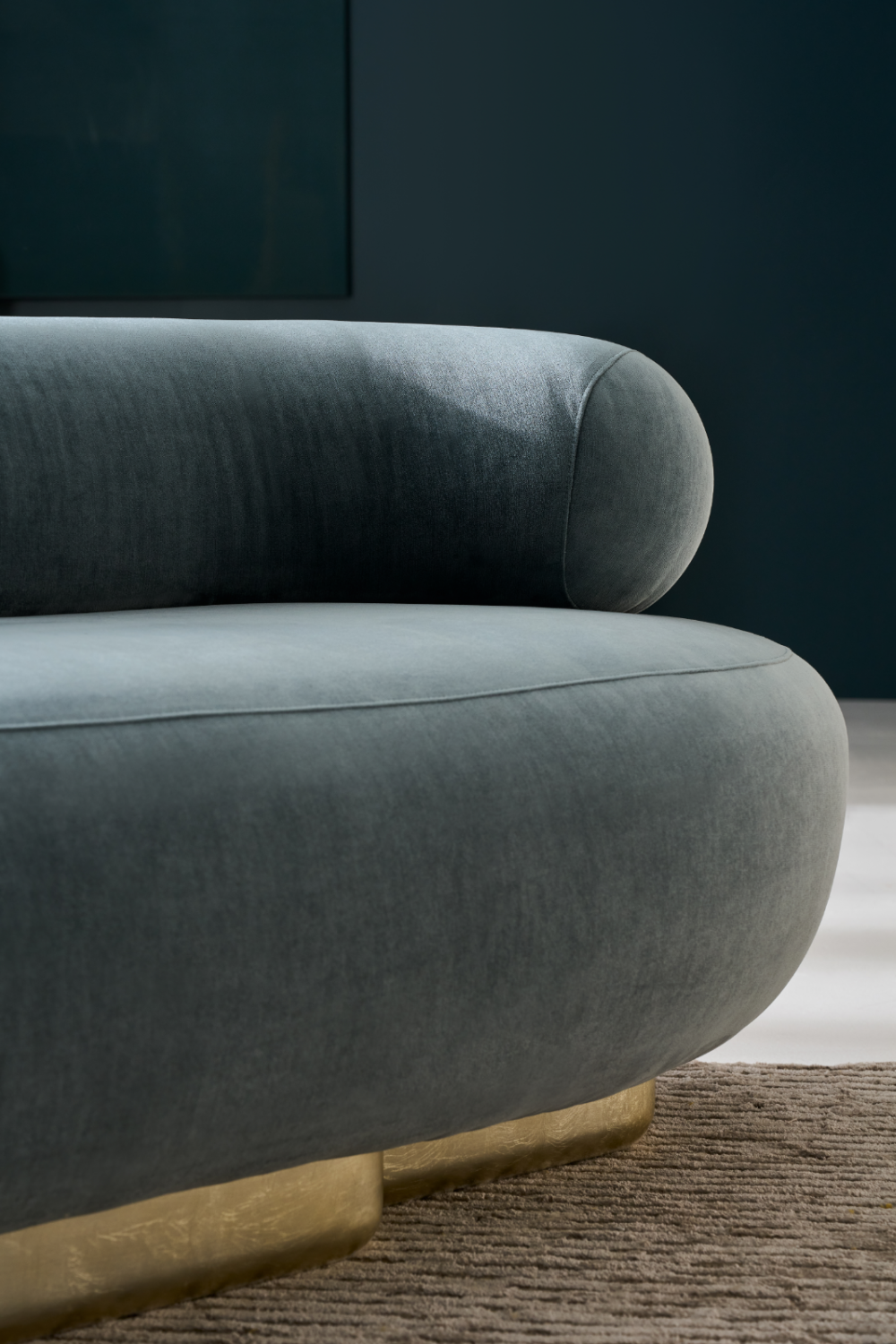 Bean-Shaped Velvet Sofa | Caracole Lagoonm | Caracole.eu.com