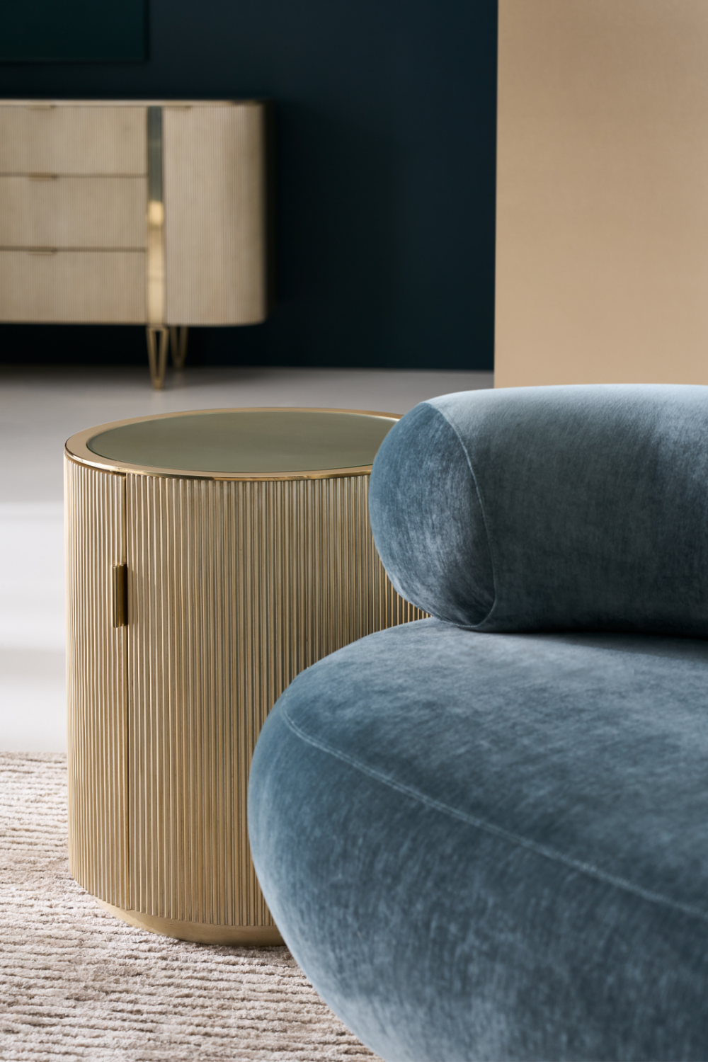 Bean-Shaped Velvet Sofa | Caracole Lagoonm | Caracole.eu.com