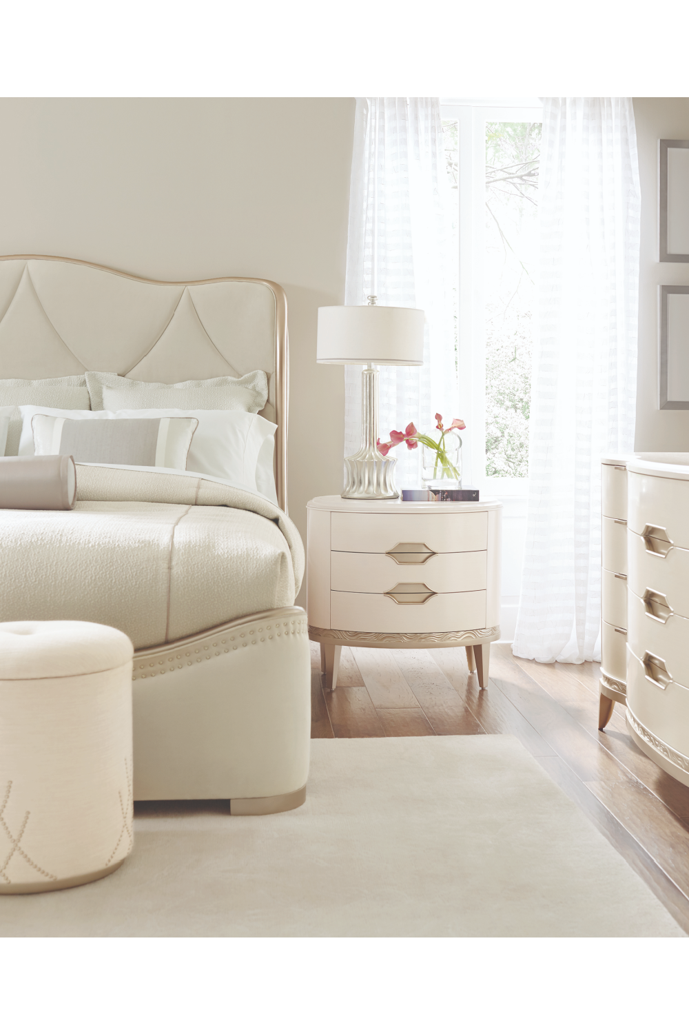 Off White Modern Dresser | Caracole Adela | Caracole.eu.com