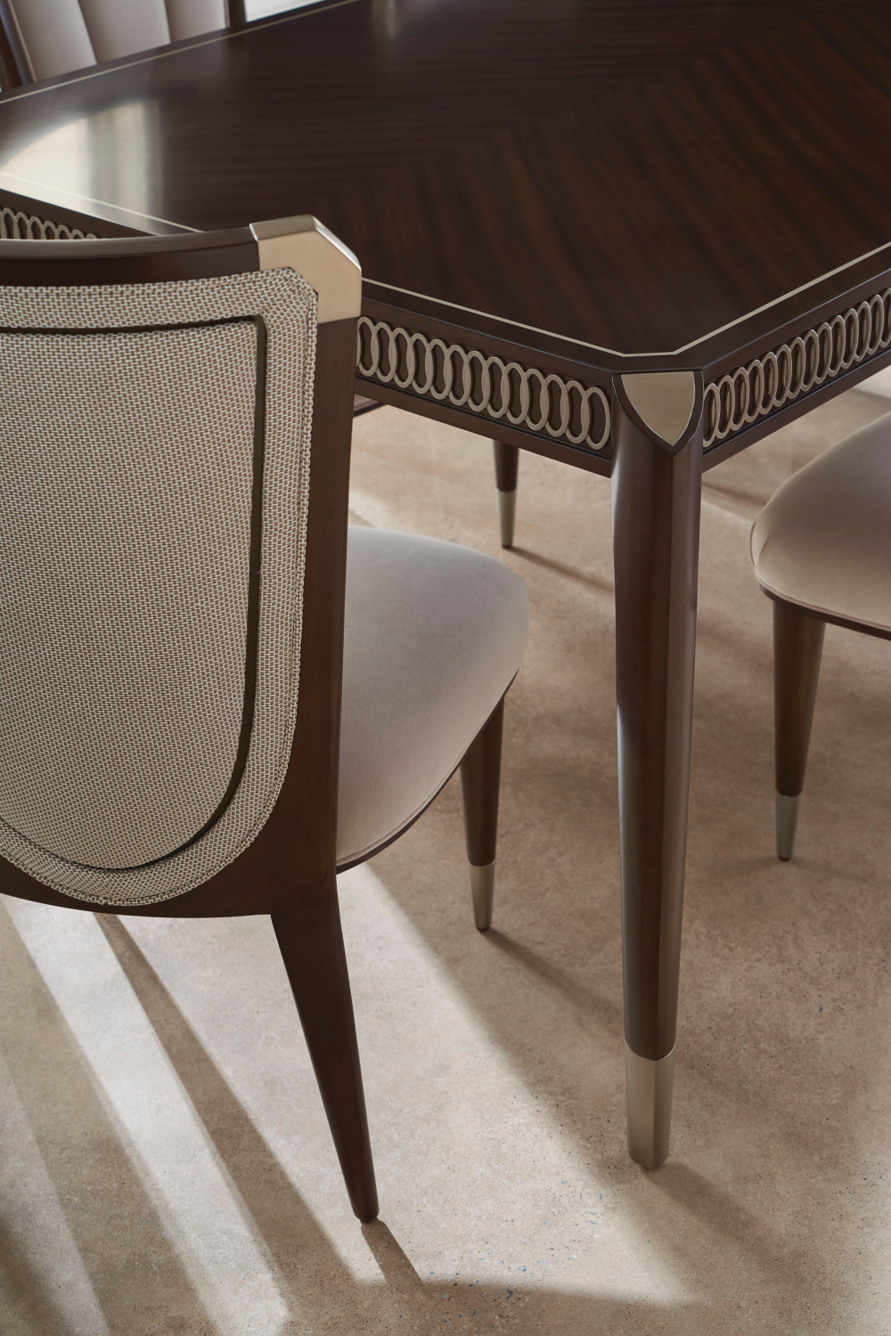 Sapete Wood Dining Table | Caracole The Oxford | Caracole.eu.com