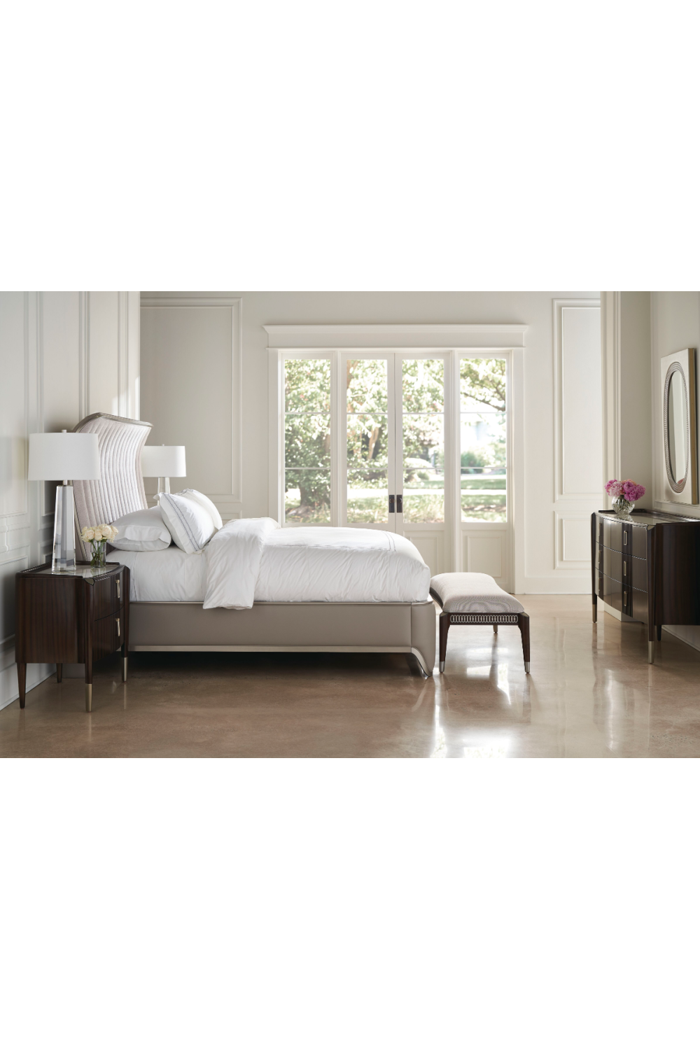 Tufted Chenille Curved Bed | Caracole The Oxford | Caracole.eu.com