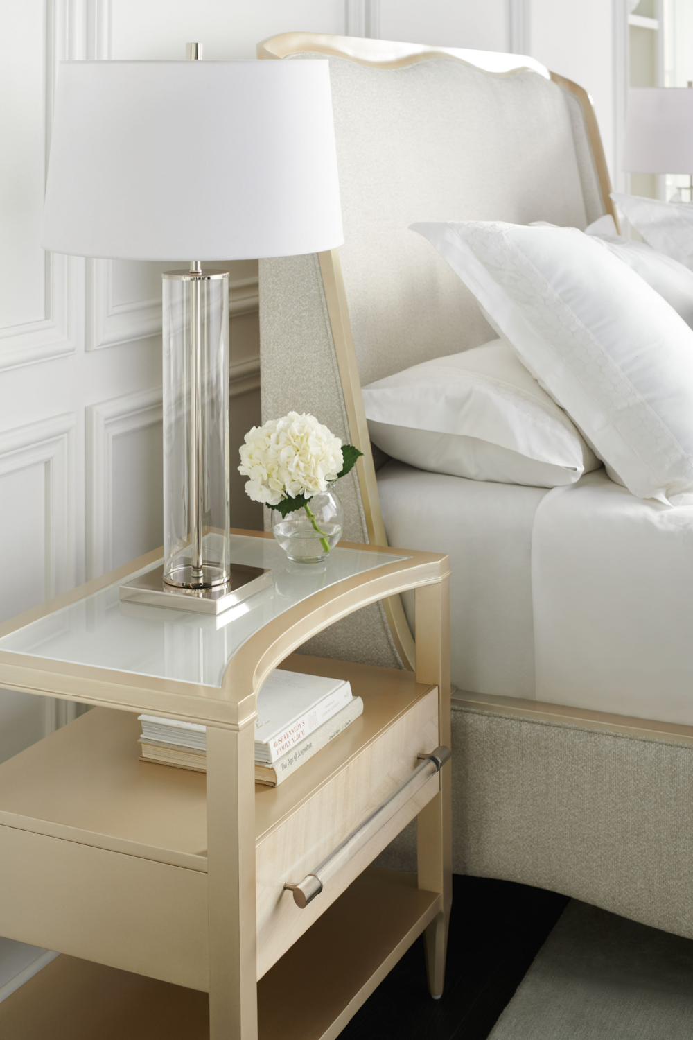 White Modern California King Bed | Caracole Deep Sleep | Caracole.eu.com