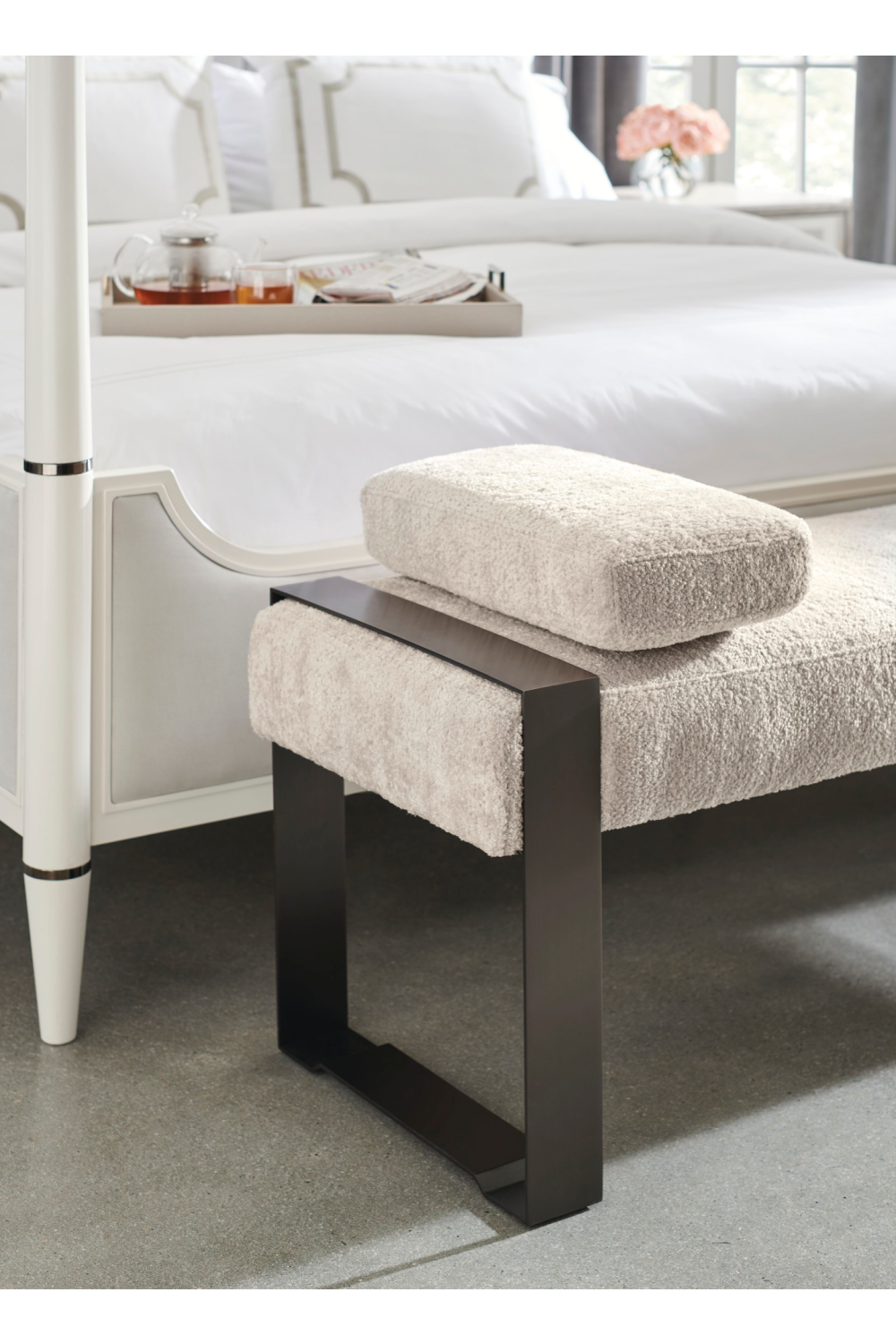 White Channel Tufted Queen Bed | Caracole To Post Or Not To Post | Caracole.eu.com