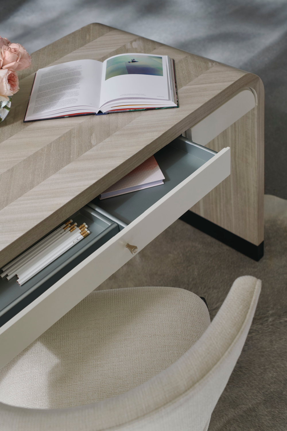 Modern Winged Dining Chairs | Caracole Be My Guest | Caracole.eu.com