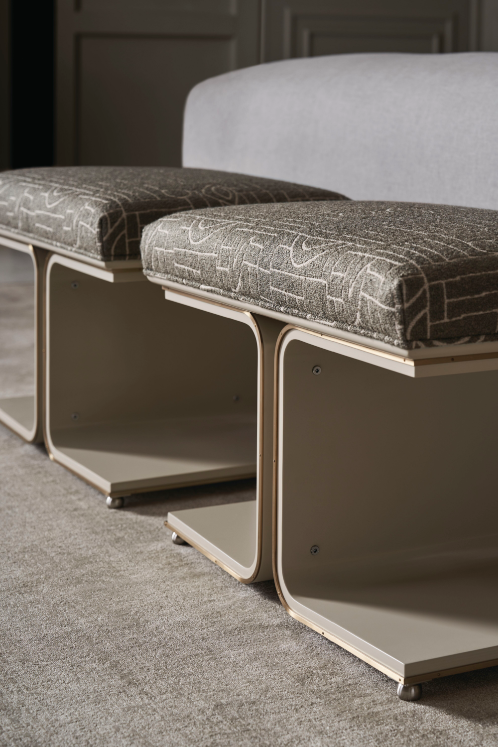 Moss Green Modern Ottoman | Caracole Balance Beam | Caracole.eu.com
