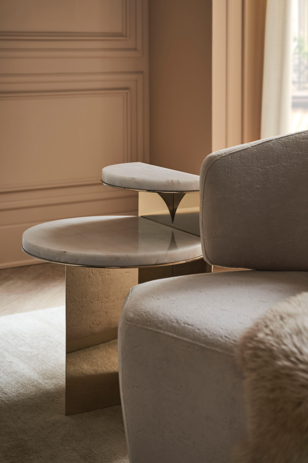 Gold Modern End Table | Caracole Touche' Light | Caracole.eu.com