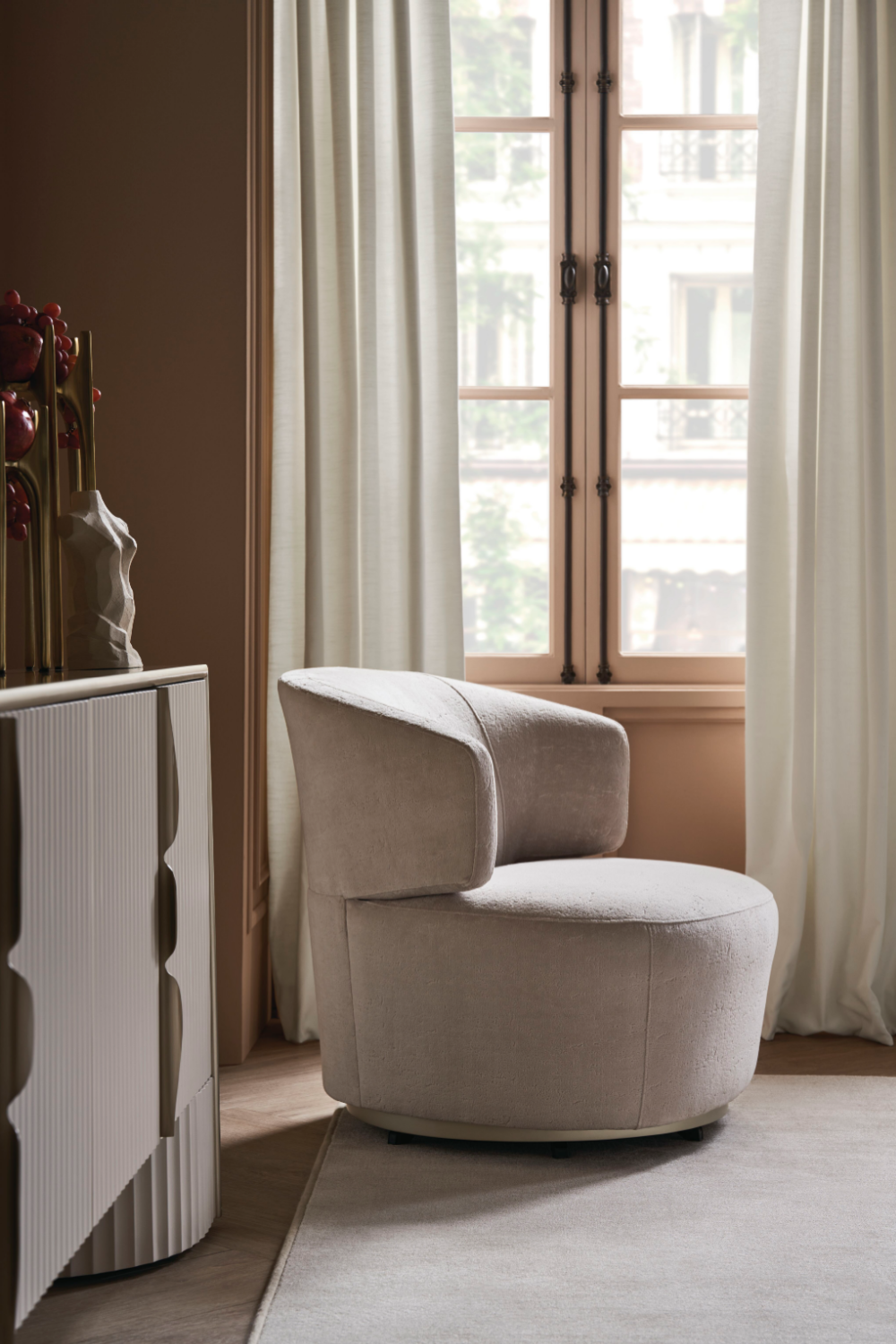 Neutral-Hued Modern Sideboard | Caracole Conrinthian | Caracole.eu.com