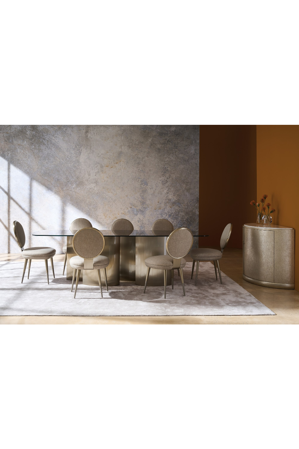 Gold 4-Column Base Dining Table | Caracole Aphelion 4 | Caracole.eu.com