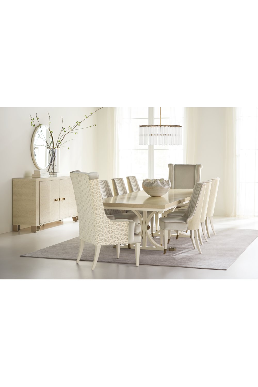 Tailored Modern Dining Chair | Caracole Line Me Up | Caracole.eu.com