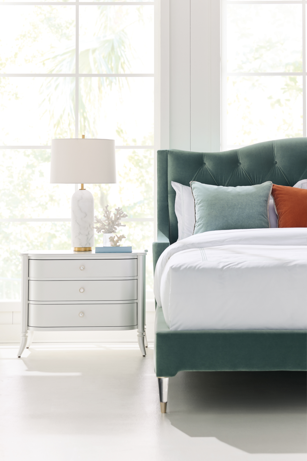 Blue Upholstered Tufted California King Bed | Caracole Do Not Disturb | Caracole.eu.com