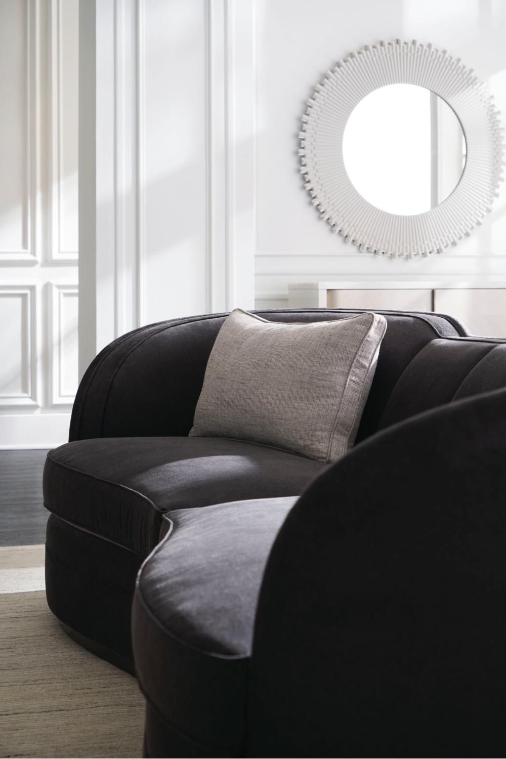 Crenulated Round Mirror | Caracole Helios | Caracole.eu.com