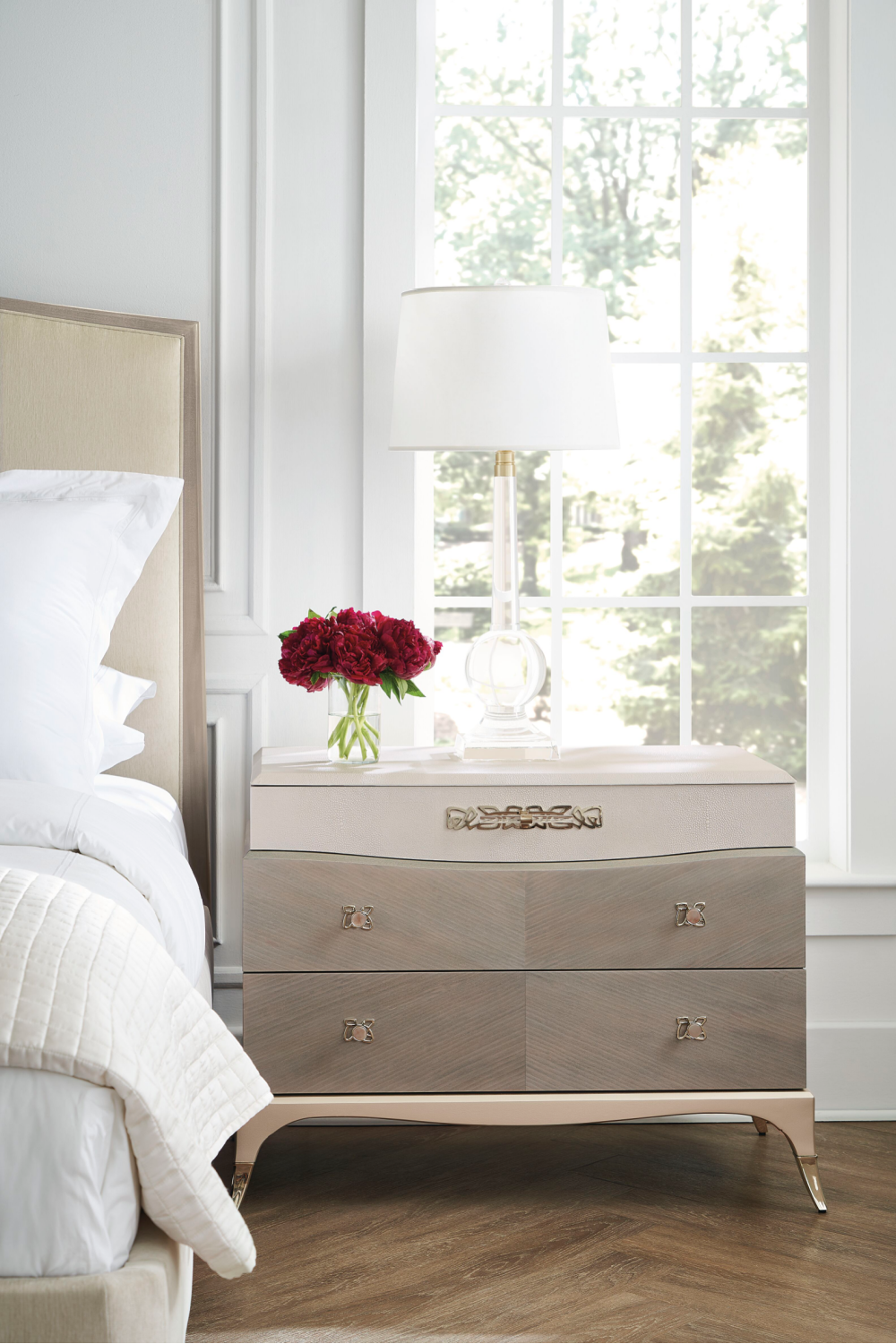 Cream Chenille Modern Bed | Caracole Crescendo | Caracole.eu.com