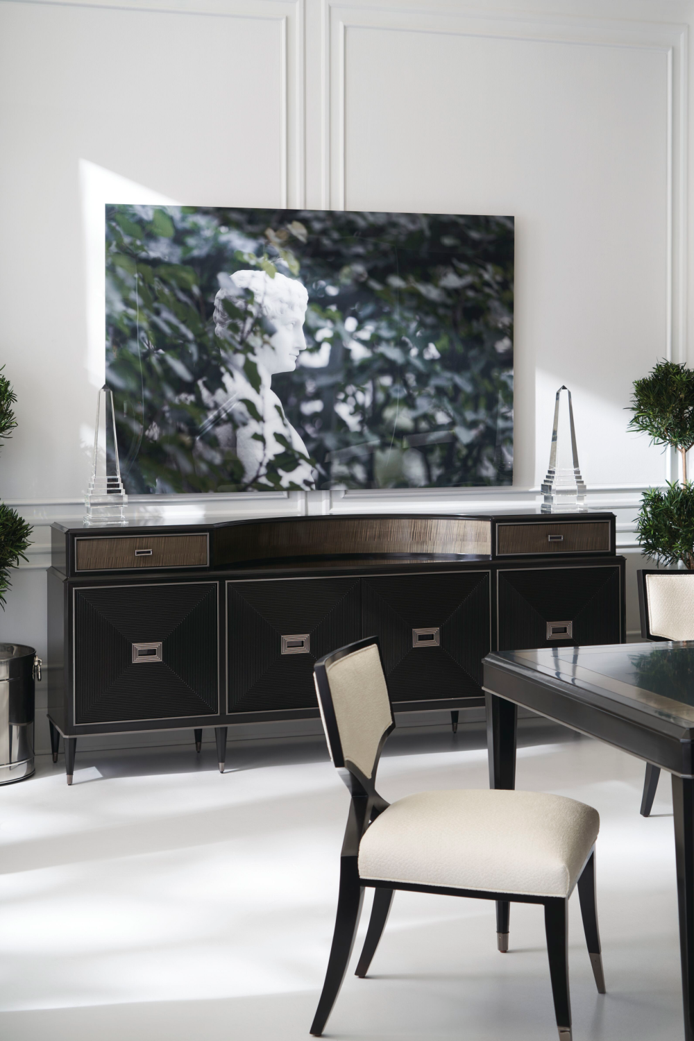 Dark Maple Dining Table | Caracole Full Score | Caracole.eu.com
