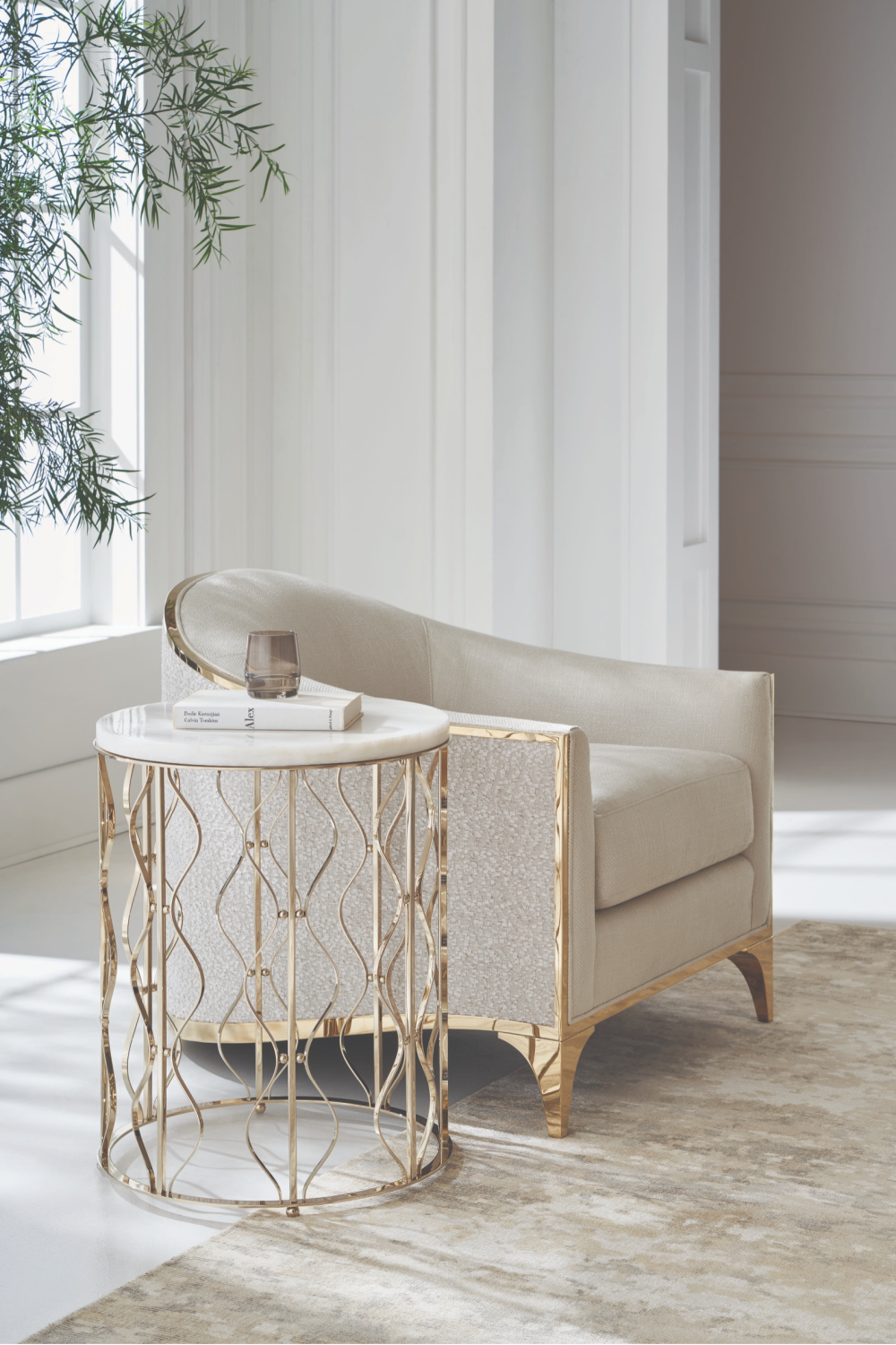 White Marble Side Table | Caracole Style Spotter | Caracole.eu.com