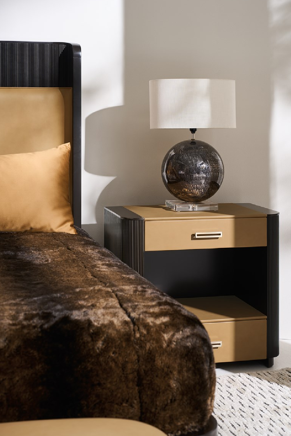 Reeded Headboard King Bed | Caracole Fall In Love | Caracole.eu.com