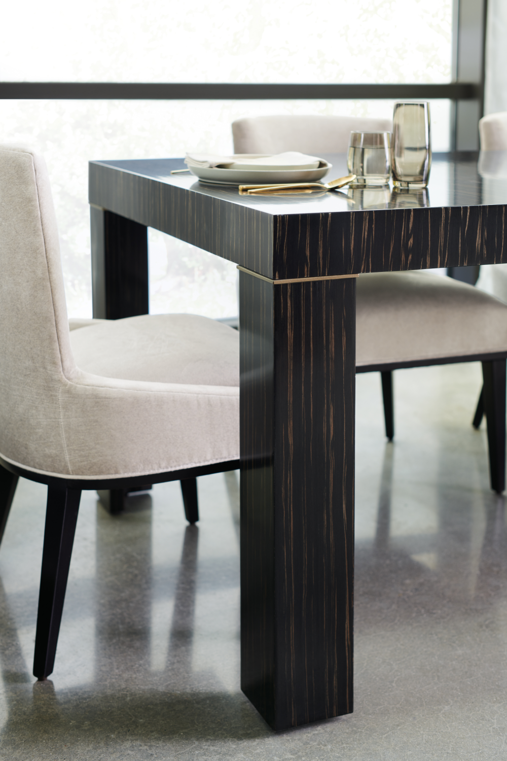 Striated Wood Extendable Dining Table | Caracole Edge | Caracole.eu.com