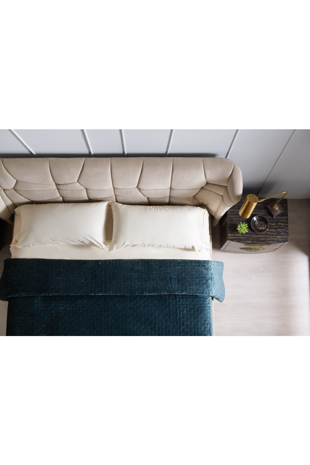 Beige Modern Upholstered California King Bed | Caracole Vector | Caracole.eu.com