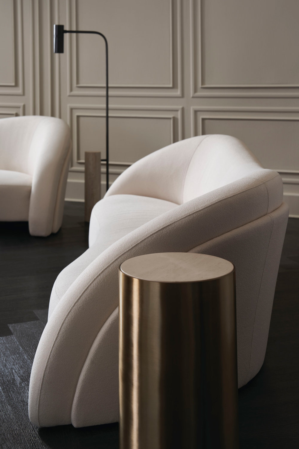 Gold Pillar Spot Table | Caracole Contrast Light | Caracole.eu.com