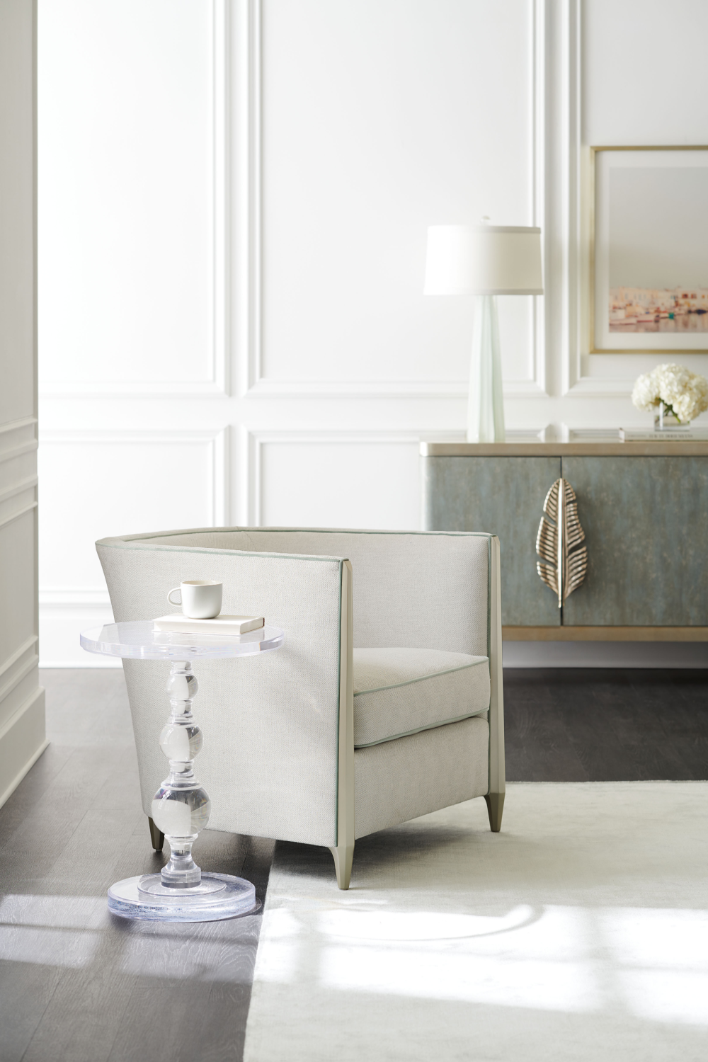Acrylic Sculpted Side Table | Caracole All Clear | Caracole.eu.com