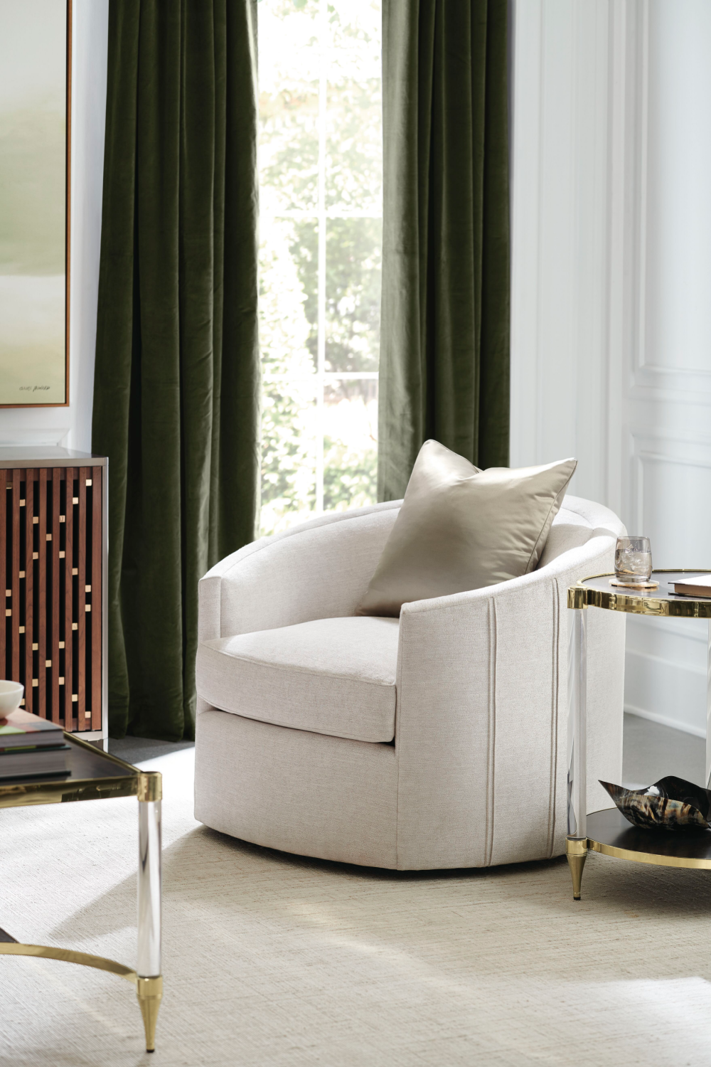 Gray Rounded Swivel Chair | Caracole You Complete Me | Caracole.eu.com