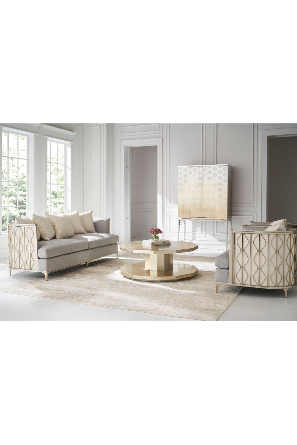 Gray Statement Lounge Chair | Caracole Back In Style | Caracole.eu.com