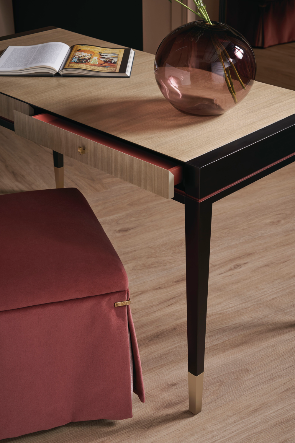 Camelback Accent Chair | Caracole Bustle | Caracole.eu.com