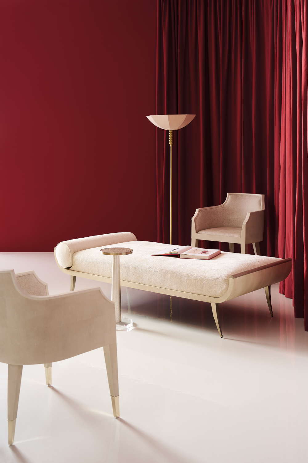 Cream Velvet Chaise | Caracole Nice | Caracole.eu.com