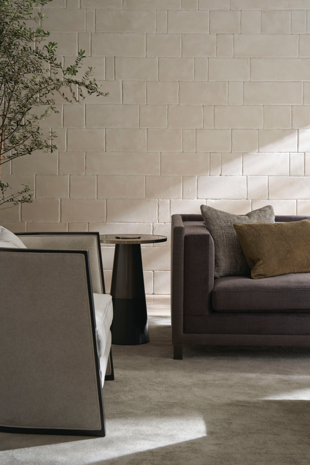 Brown Classic Sofa | Caracole Tuxedo | Caracole.eu.com
